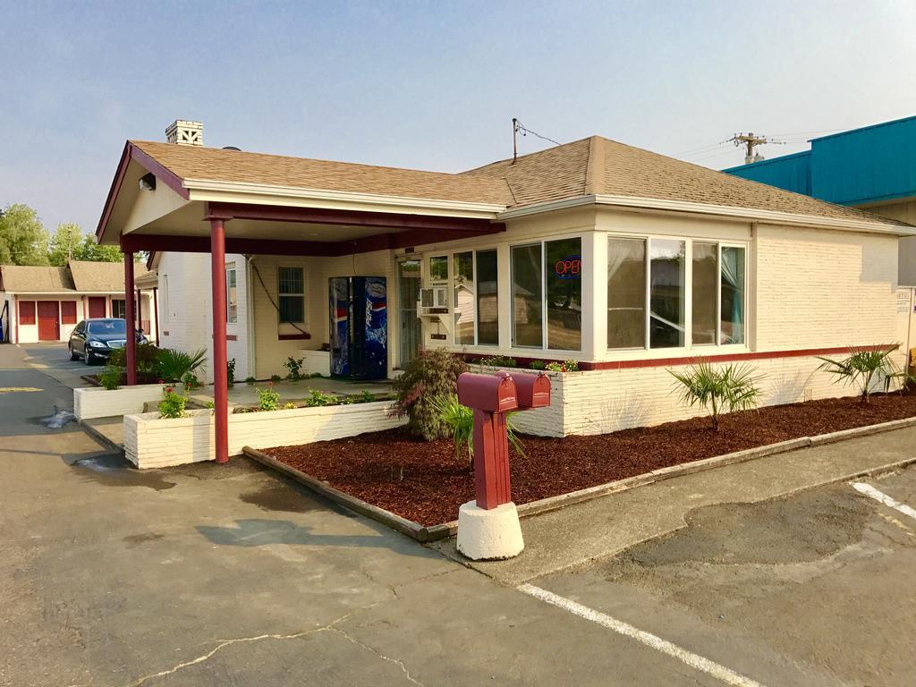 Travelers Inn Motel Сейлем Экстерьер фото