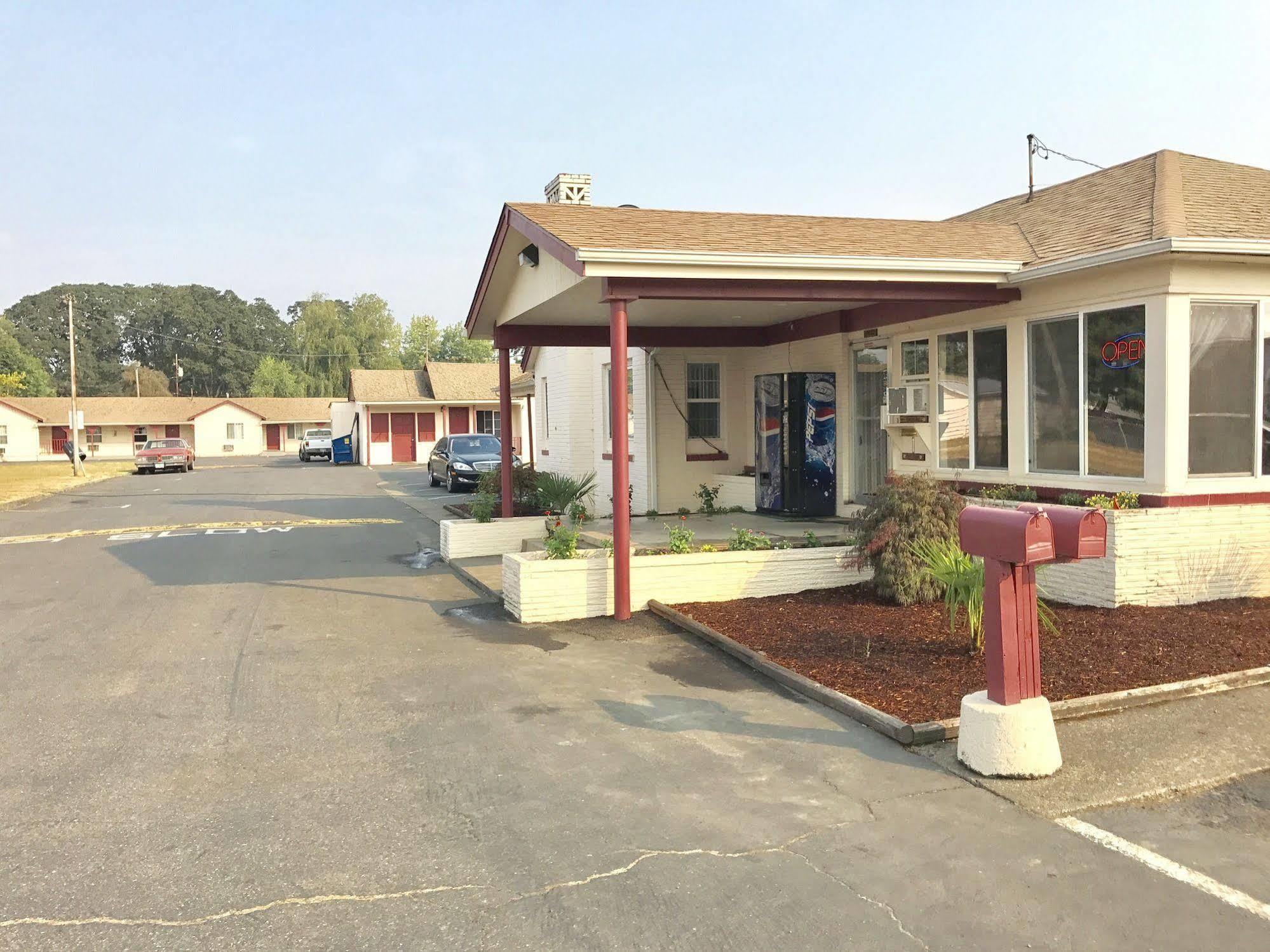 Travelers Inn Motel Сейлем Экстерьер фото