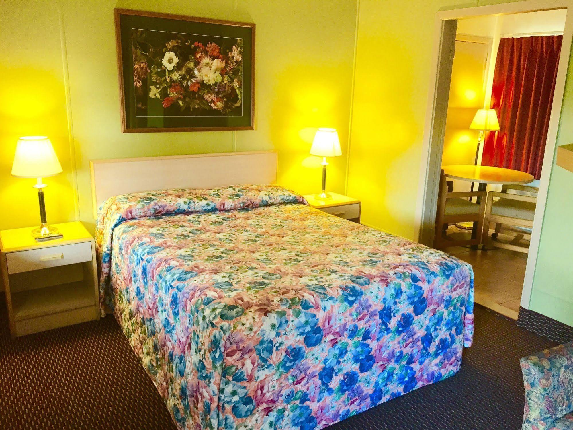 Travelers Inn Motel Сейлем Экстерьер фото