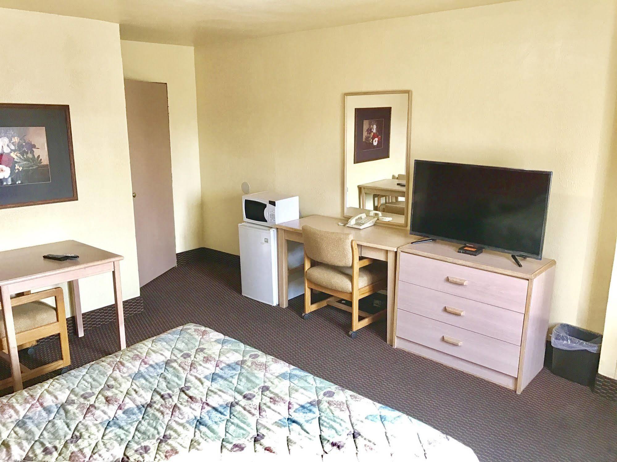 Travelers Inn Motel Сейлем Экстерьер фото
