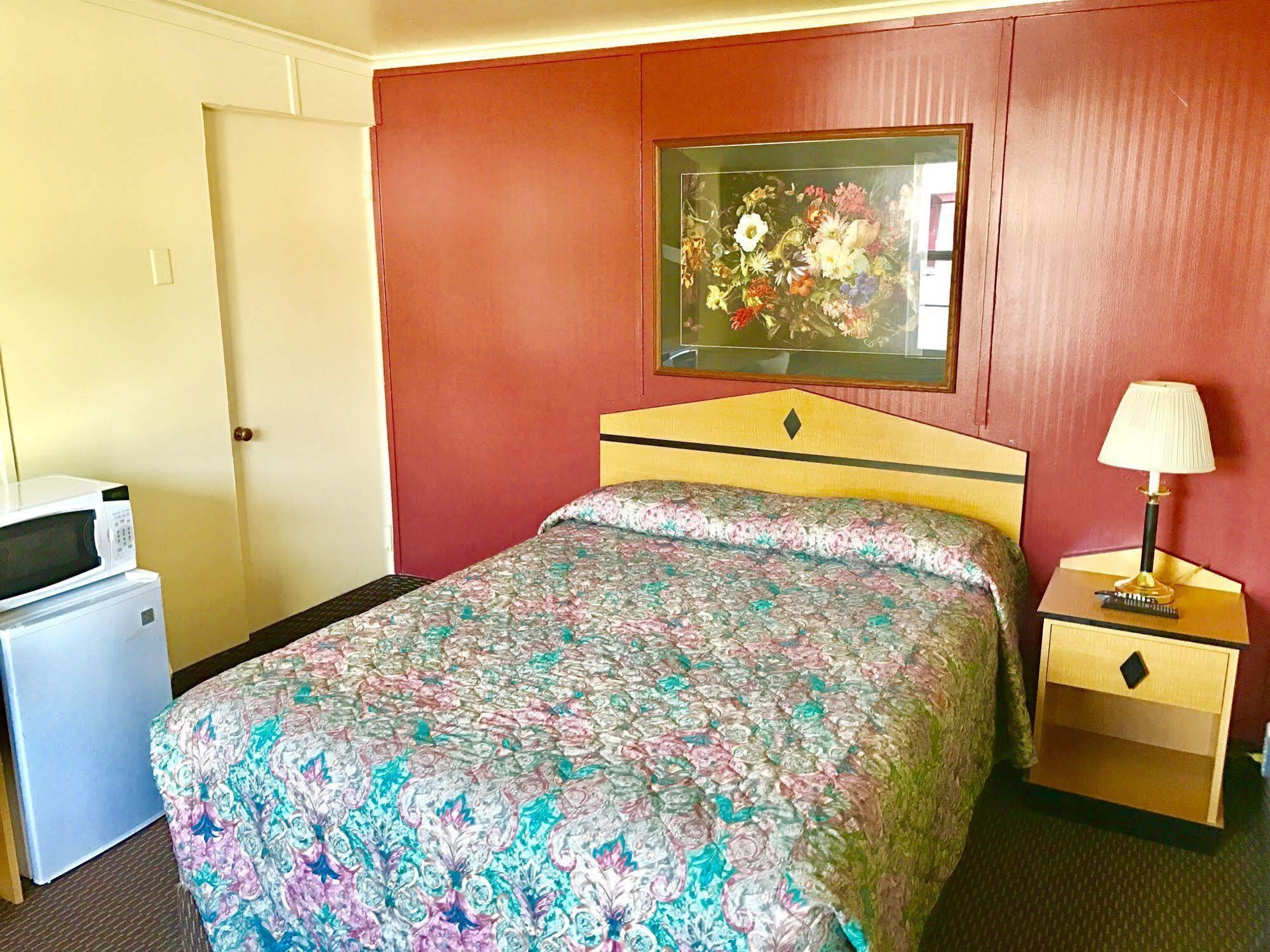 Travelers Inn Motel Сейлем Экстерьер фото