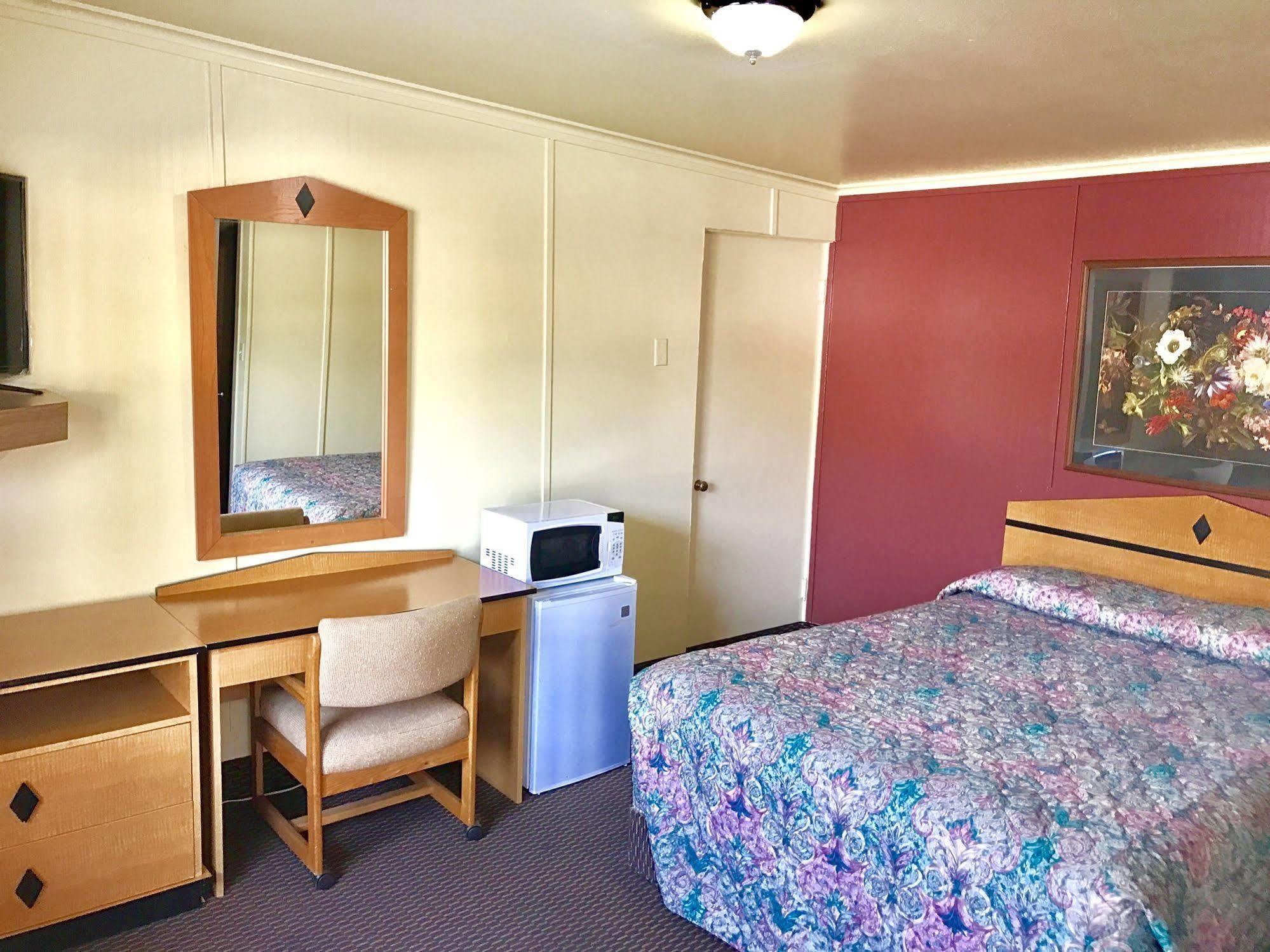 Travelers Inn Motel Сейлем Экстерьер фото