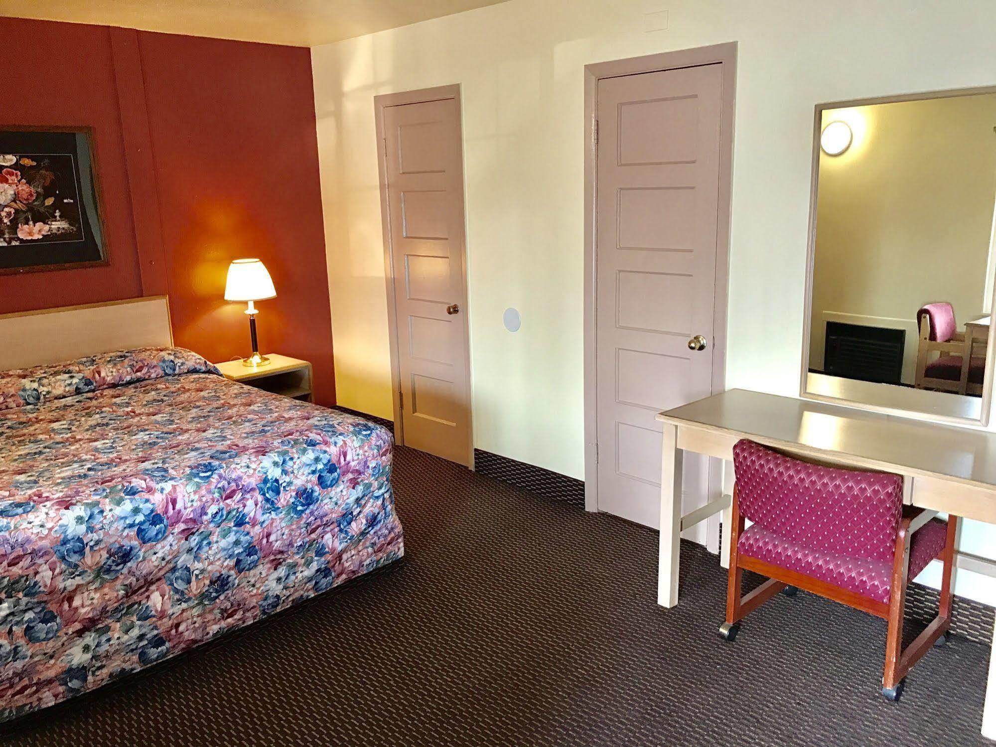 Travelers Inn Motel Сейлем Экстерьер фото